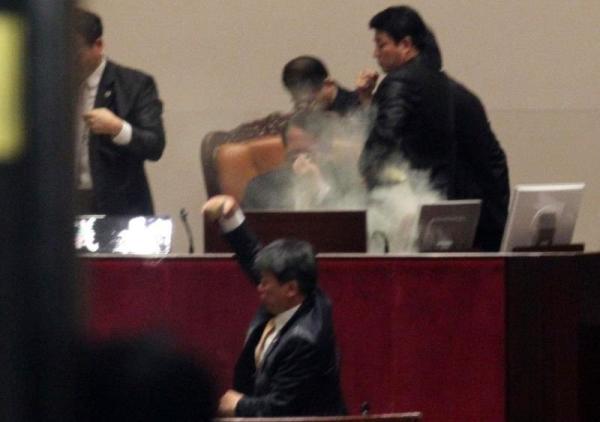 ����������Ա����ϯ̨�Ӵ��ᵯ��ͼ��